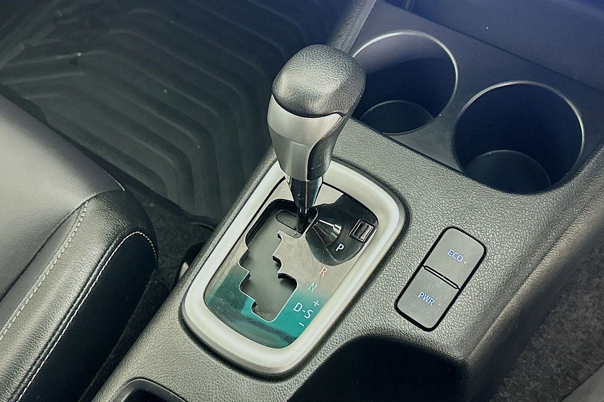 2022 Toyota HILUX SR5 + PREMIUM INTERIOR (4x4) GUN126R 4X4