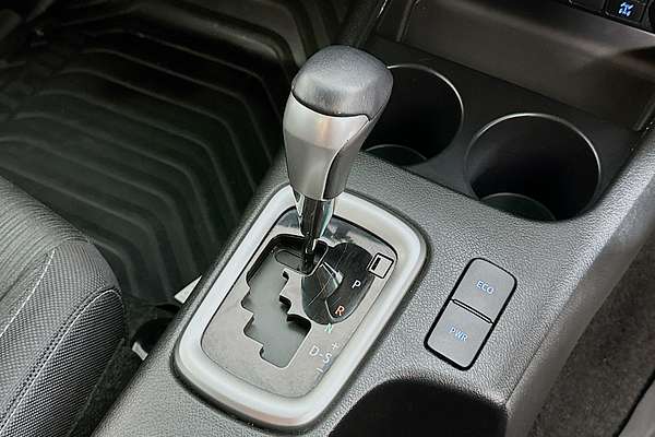 2024 Toyota HILUX SR5 (4x4) GUN126R 4X4