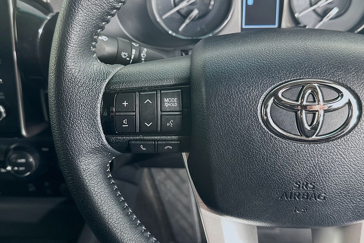 2022 Toyota HILUX SR5 + PREMIUM INTERIOR (4x4) GUN126R 4X4