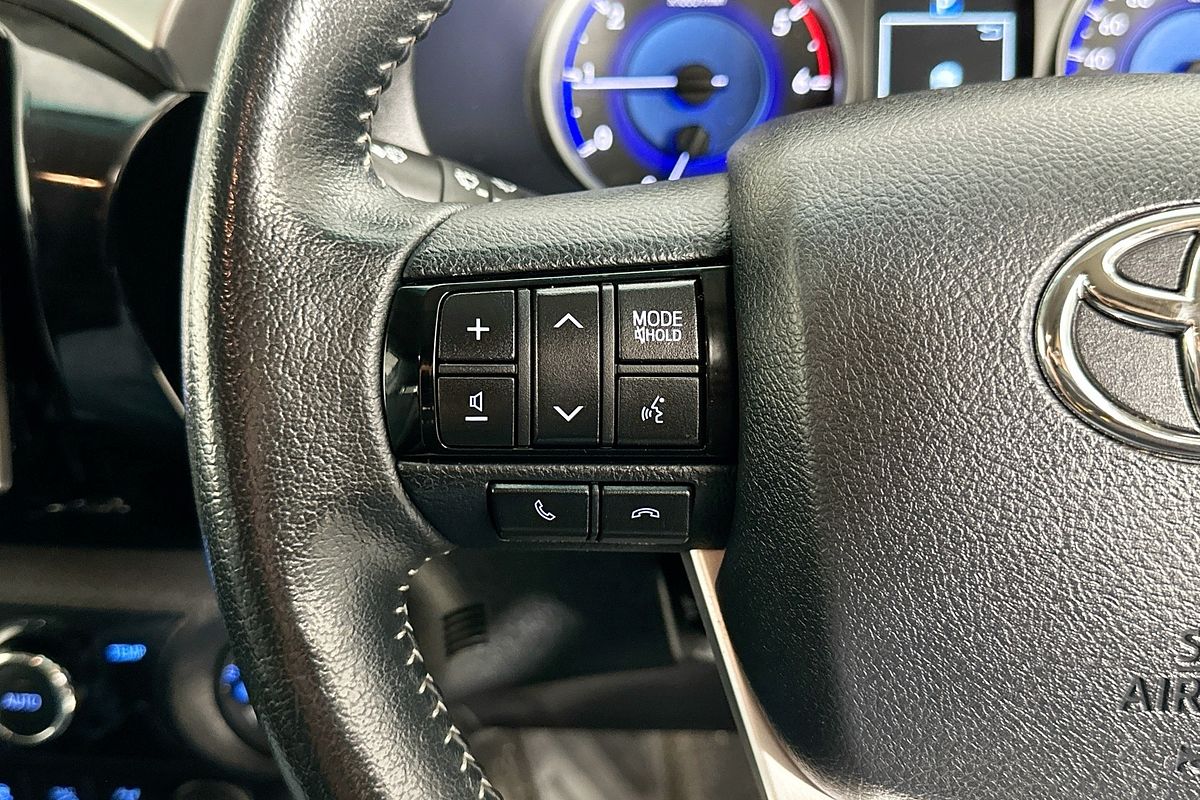 2018 Toyota HILUX SR5 (4x4) GUN126R MY17 4X4