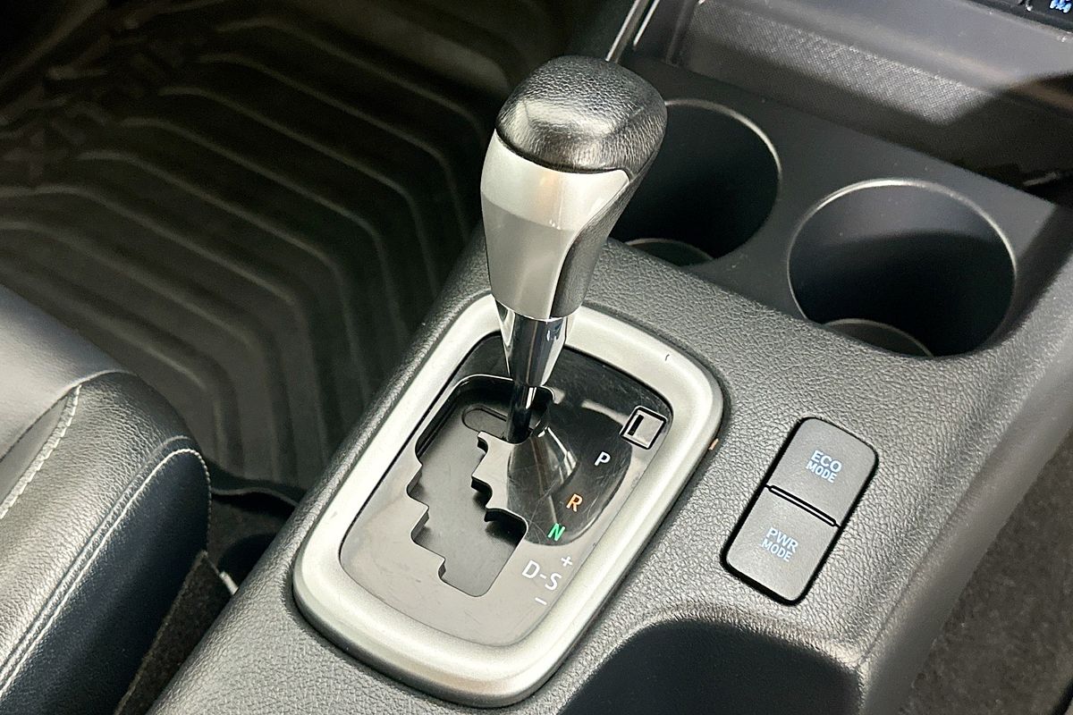 2020 Toyota HILUX SR5+ (4x4) GUN126R FACELIFT 4X4