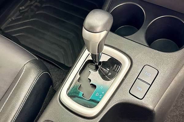 2023 Toyota HILUX SR5 + PREMIUM INTERIOR (4x4) GUN126R 4X4