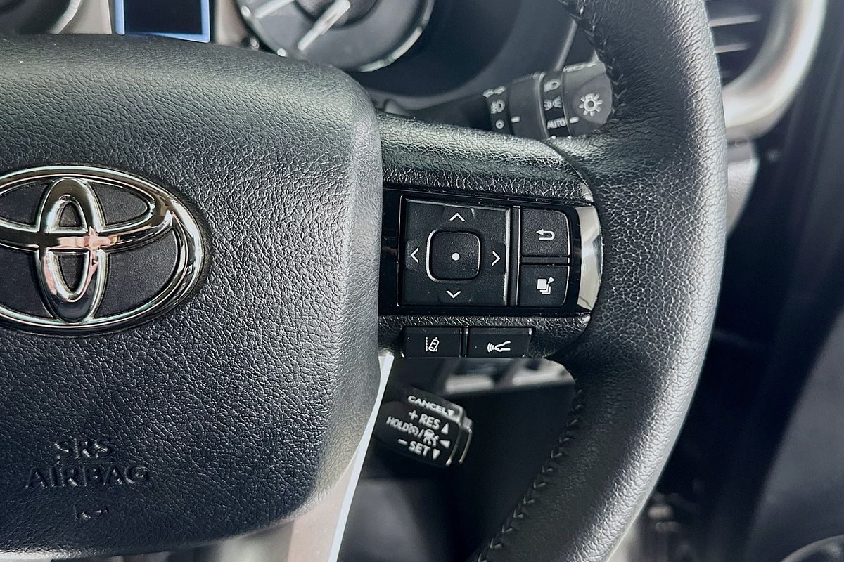 2022 Toyota HILUX SR5 + PREMIUM INTERIOR (4x4) GUN126R 4X4