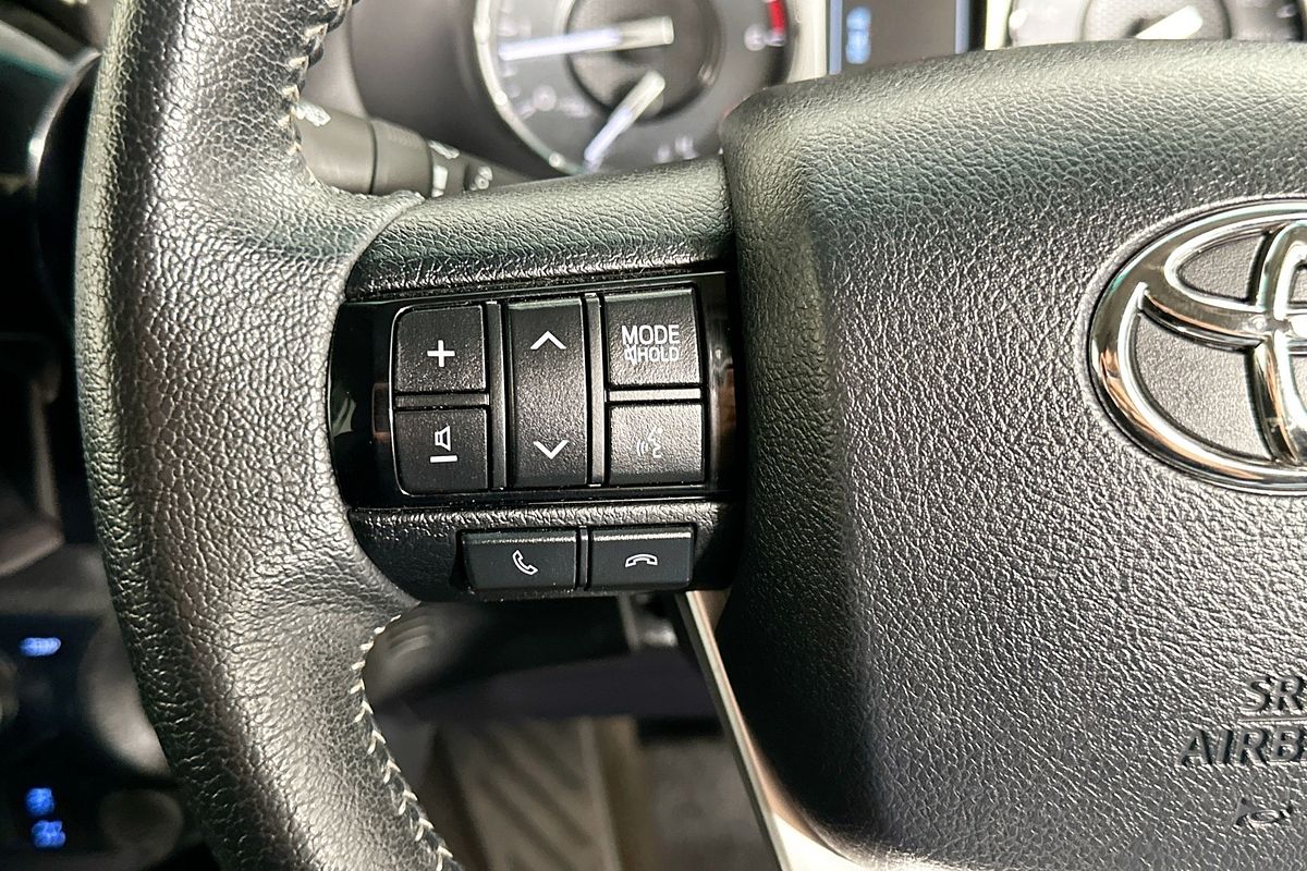 2022 Toyota HILUX SR5 (4x4) GUN126R 4X4