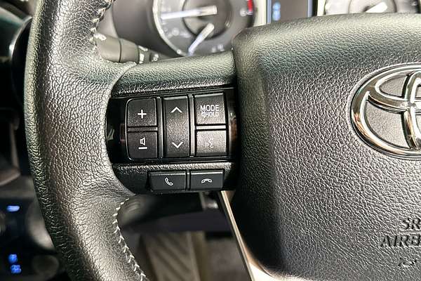 2022 Toyota HILUX SR5 (4x4) GUN126R 4X4
