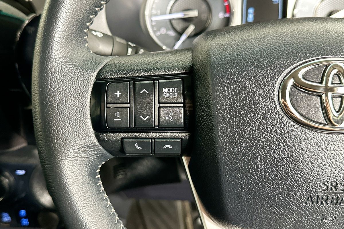 2023 Toyota HILUX SR5 (4x4) GUN126R 4X4
