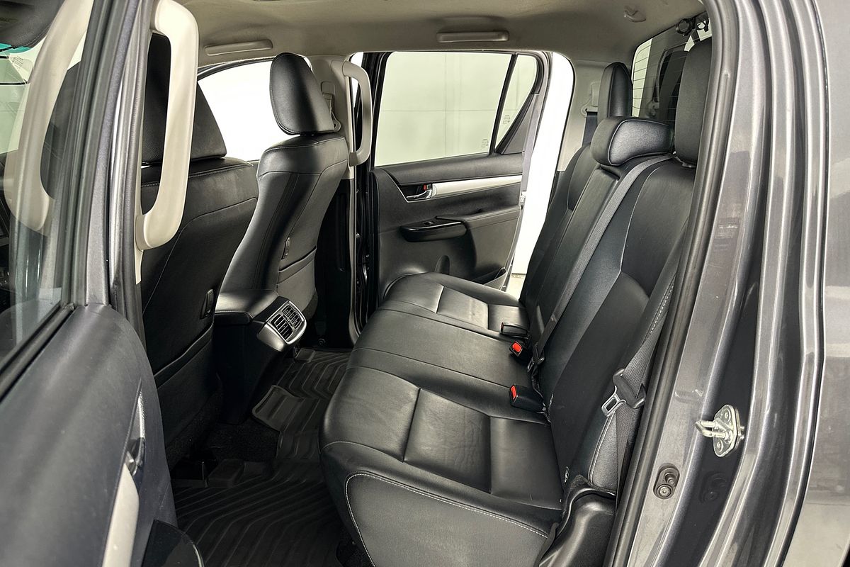 2017 Toyota HILUX SR5 (4x4) GUN126R MY17 4X4
