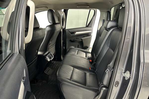 2017 Toyota HILUX SR5 (4x4) GUN126R MY17 4X4