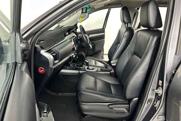 2015 Toyota HILUX SR5 (4x4) GUN126R 4X4
