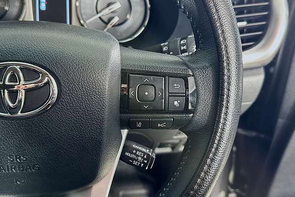 2024 Toyota HILUX SR5 48V GUN126R 4X4