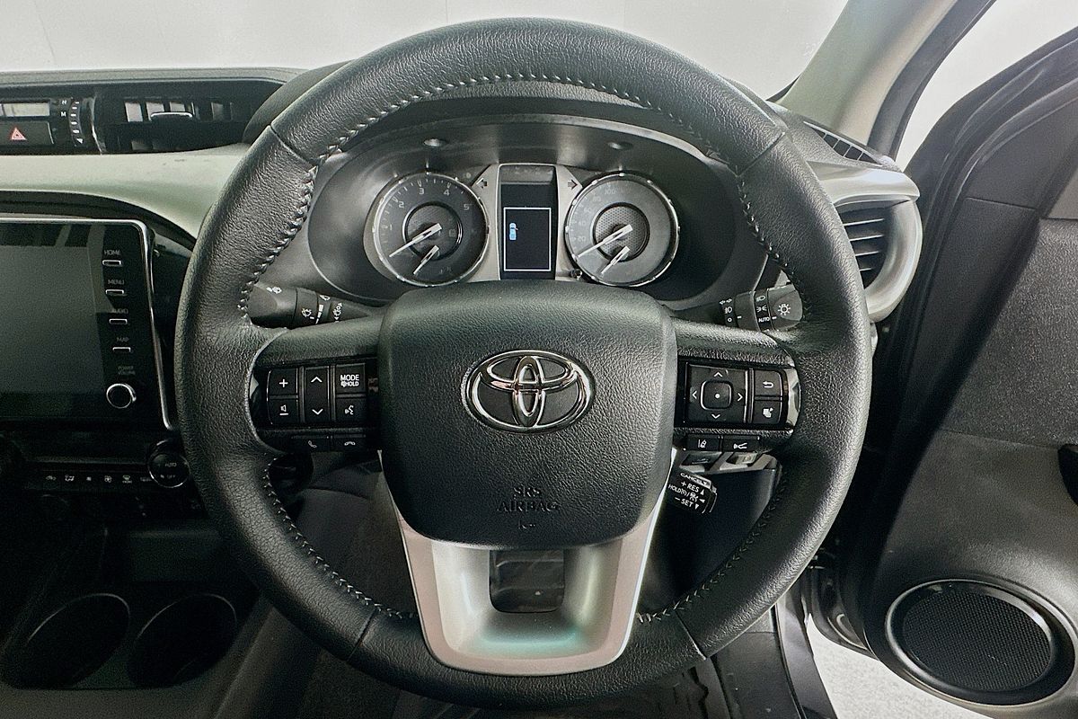 2022 Toyota HILUX SR5 + PREMIUM INTERIOR (4x4) GUN126R 4X4