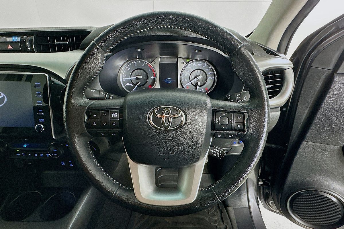 2024 Toyota HILUX SR5 (4x4) GUN126R 4X4