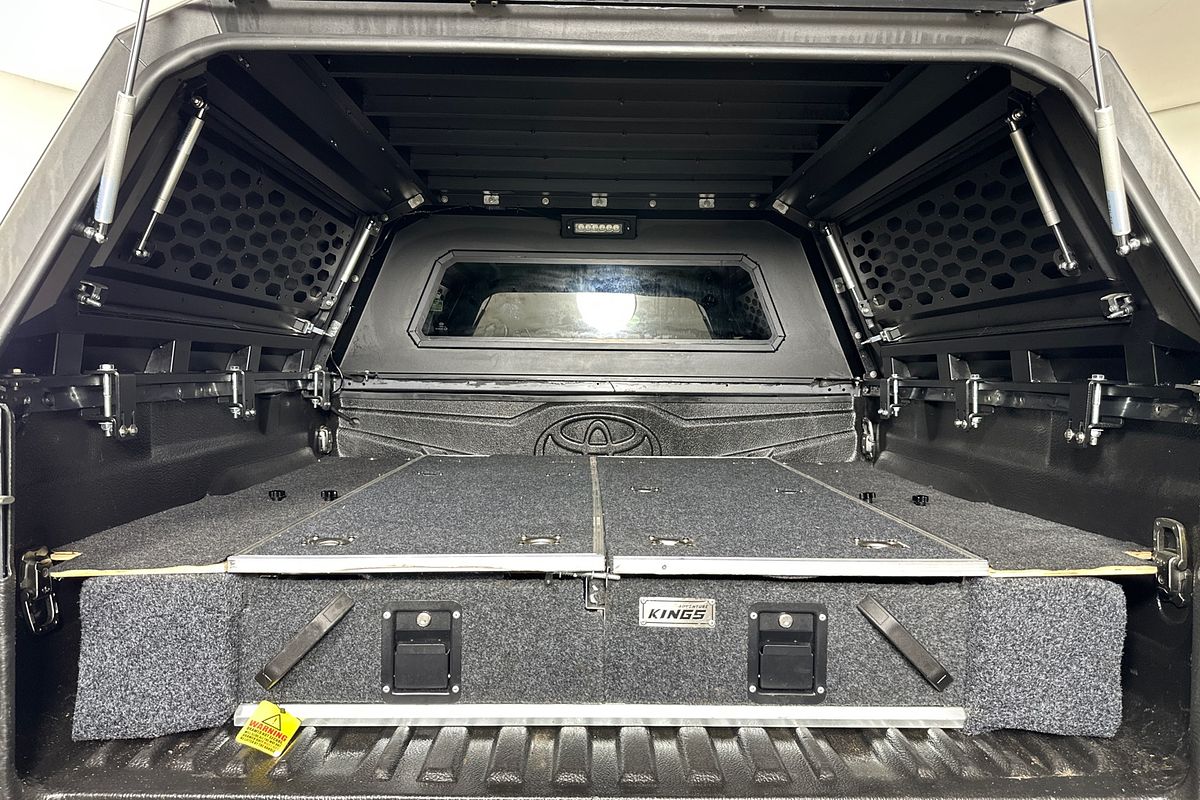 2017 Toyota HILUX SR5 (4x4) GUN126R MY17 4X4
