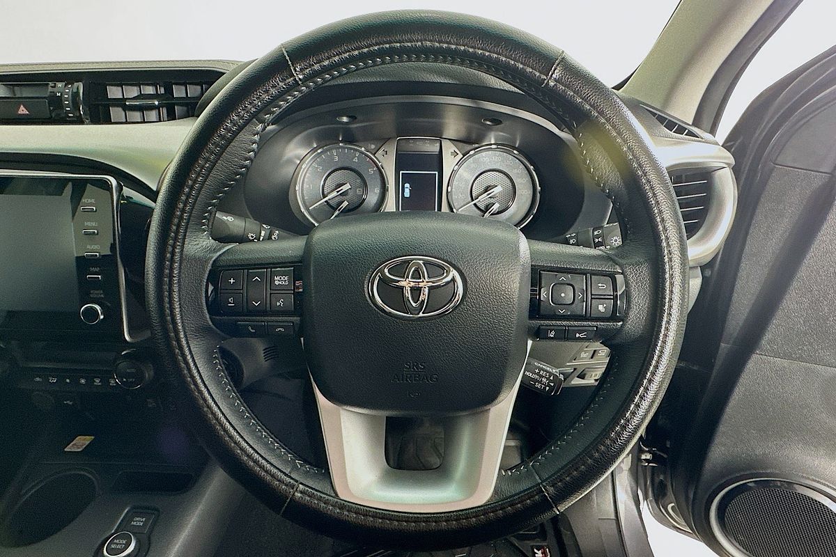 2024 Toyota HILUX SR5 48V GUN126R 4X4