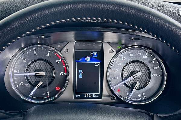2023 Toyota HILUX SR5 (4x4) GUN126R 4X4