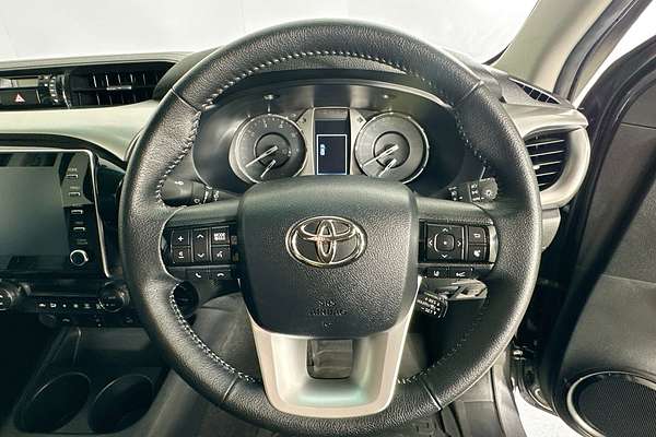 2023 Toyota HILUX SR5 + PREMIUM INTERIOR (4x4) GUN126R 4X4