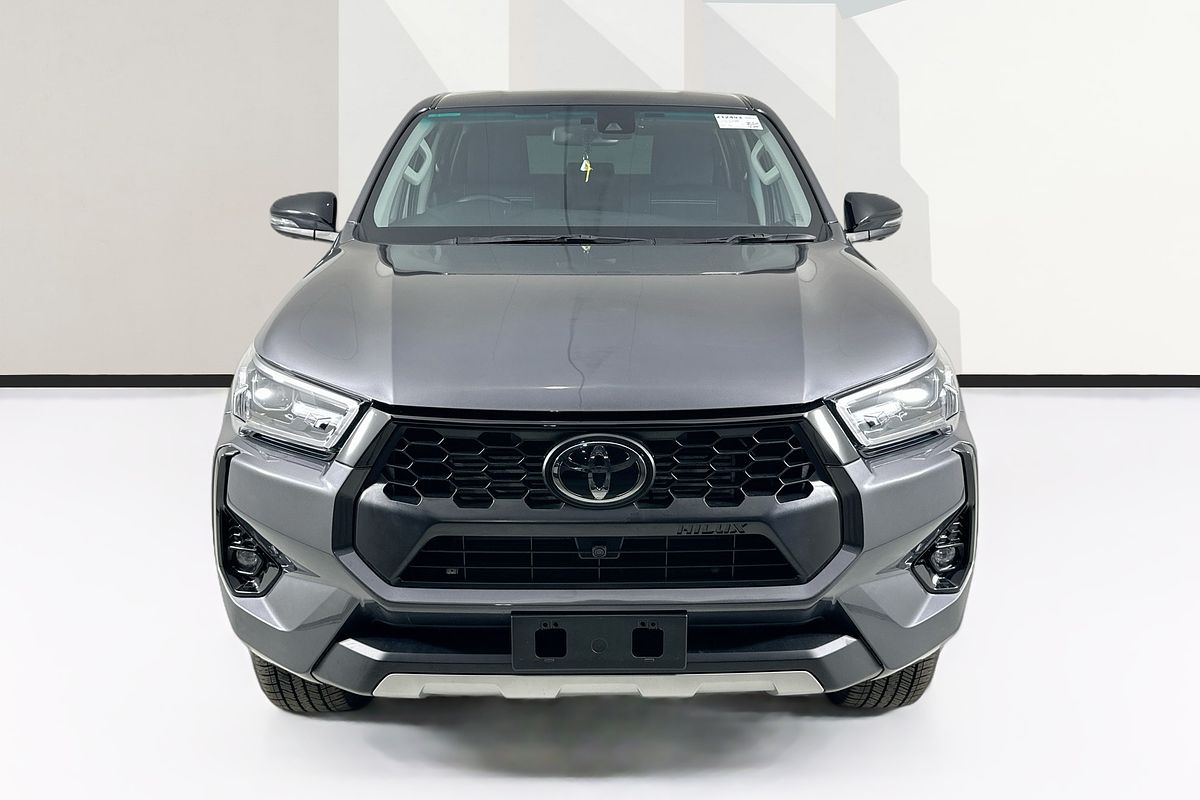 2024 Toyota HILUX SR5 48V GUN126R 4X4