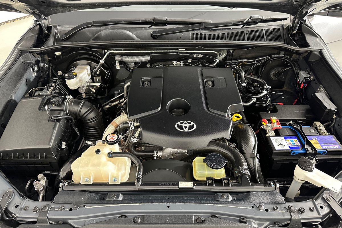 2017 Toyota HILUX SR5 (4x4) GUN126R MY17 4X4