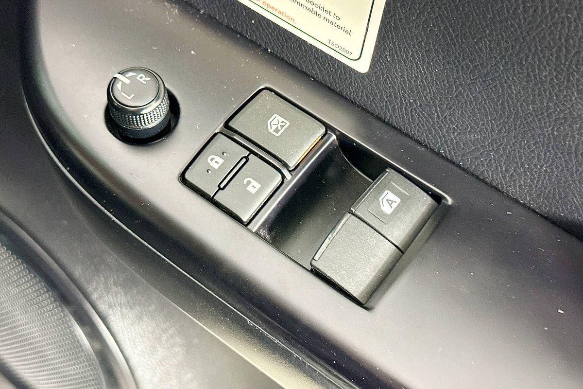 2021 Toyota HILUX SR (4x4) GUN126R 4X4
