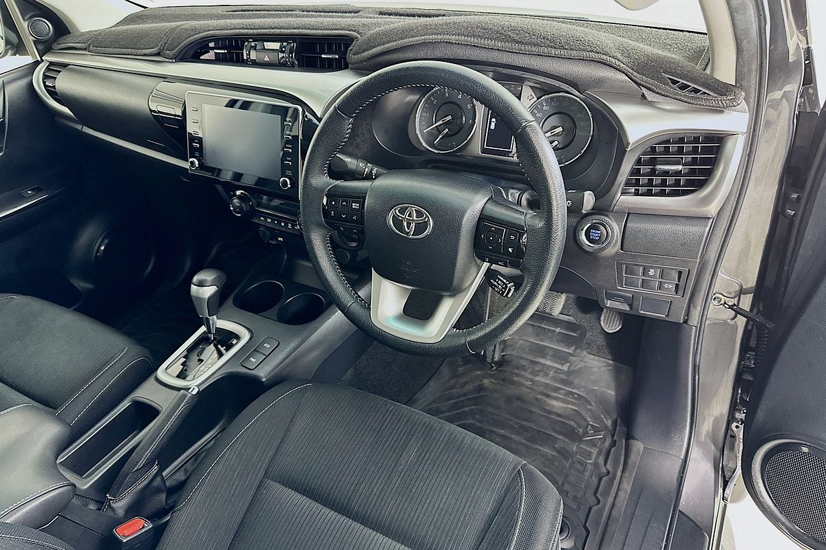 2022 Toyota HILUX SR5 (4x4) GUN126R 4X4