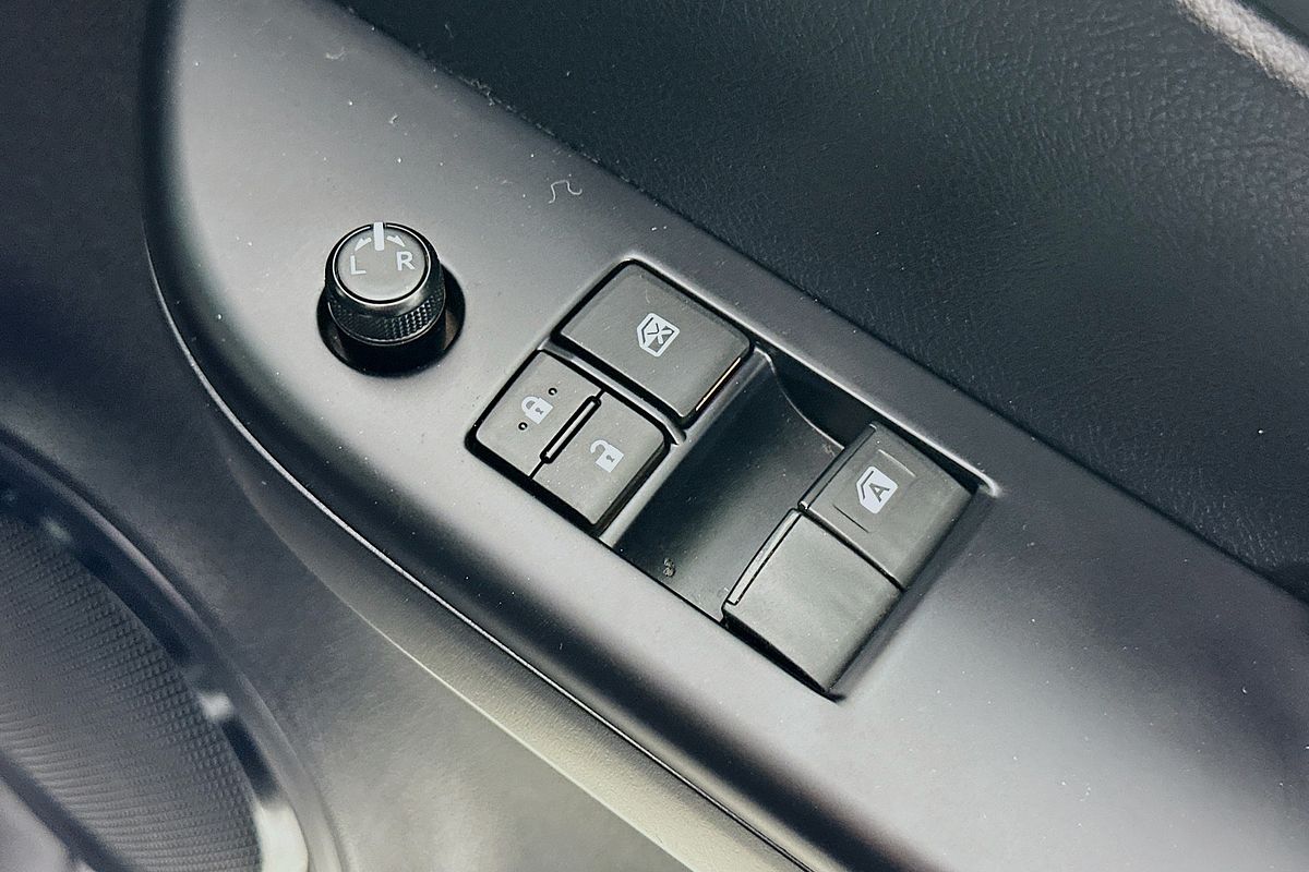 2019 Toyota Hilux SR (4x4) GUN126R MY19 4X4