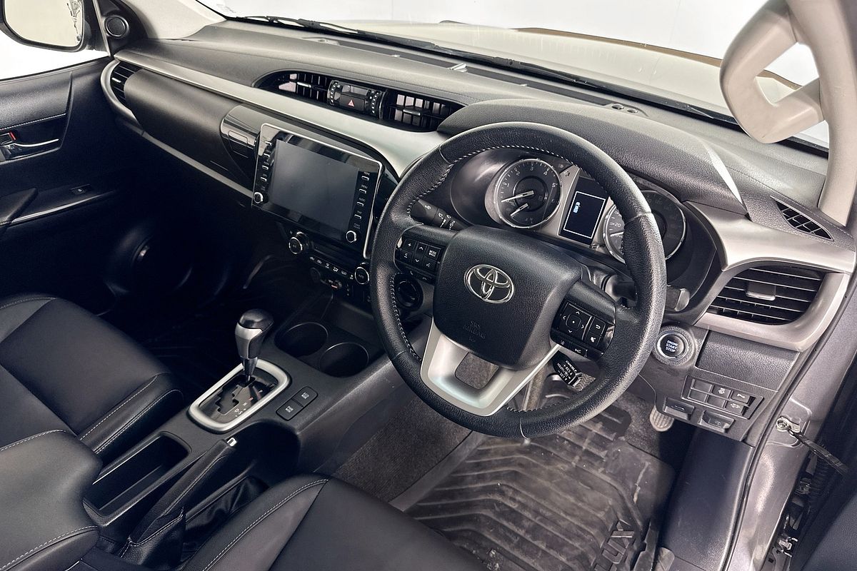 2021 Toyota HILUX SR5 (4x4) GUN126R 4X4