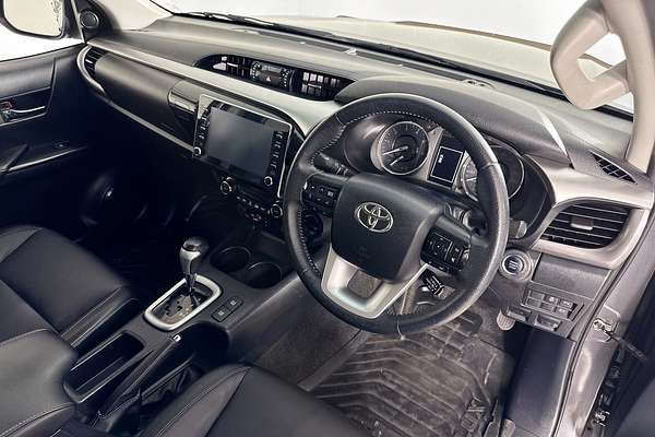 2021 Toyota HILUX SR5 (4x4) GUN126R 4X4