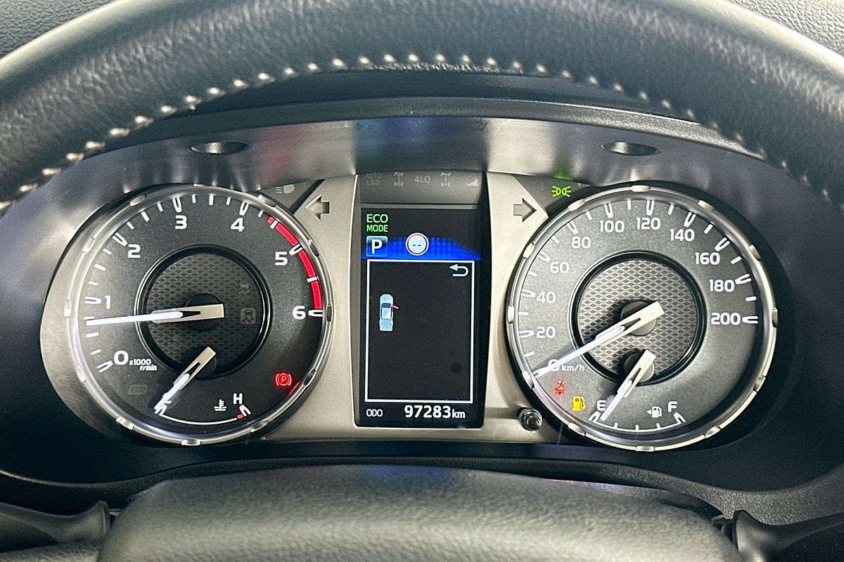 2020 Toyota HILUX SR5+ (4x4) GUN126R FACELIFT 4X4