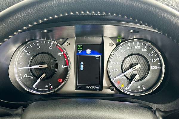 2020 Toyota HILUX SR5+ (4x4) GUN126R FACELIFT 4X4