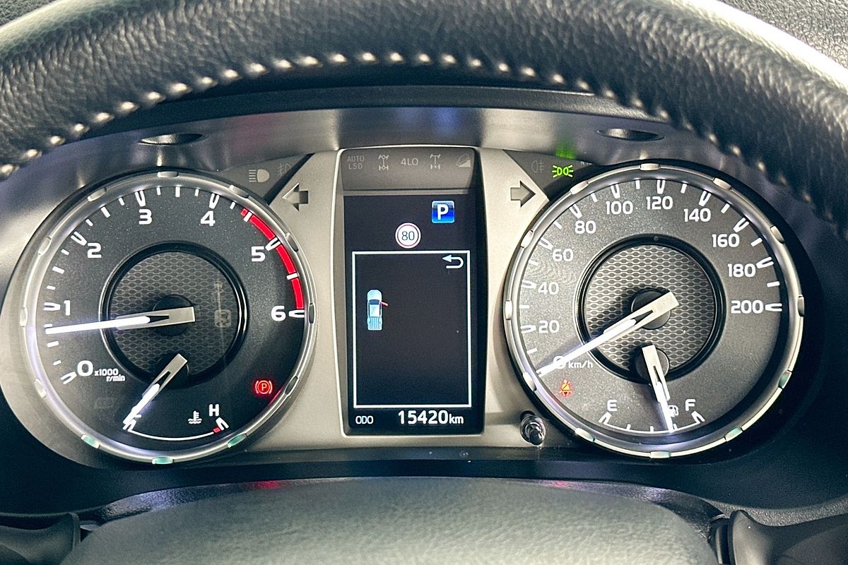 2023 Toyota HILUX SR5 + PREMIUM INTERIOR (4x4) GUN126R 4X4