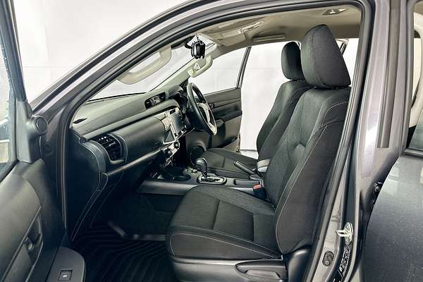 2024 Toyota HILUX SR 48V (4x4) GUN126R 4X4