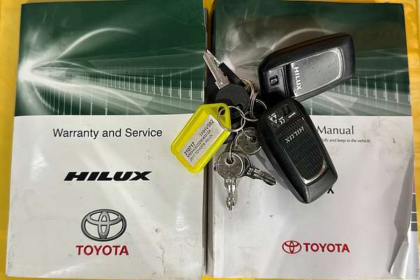 2017 Toyota HILUX SR5 (4x4) GUN126R MY17 4X4