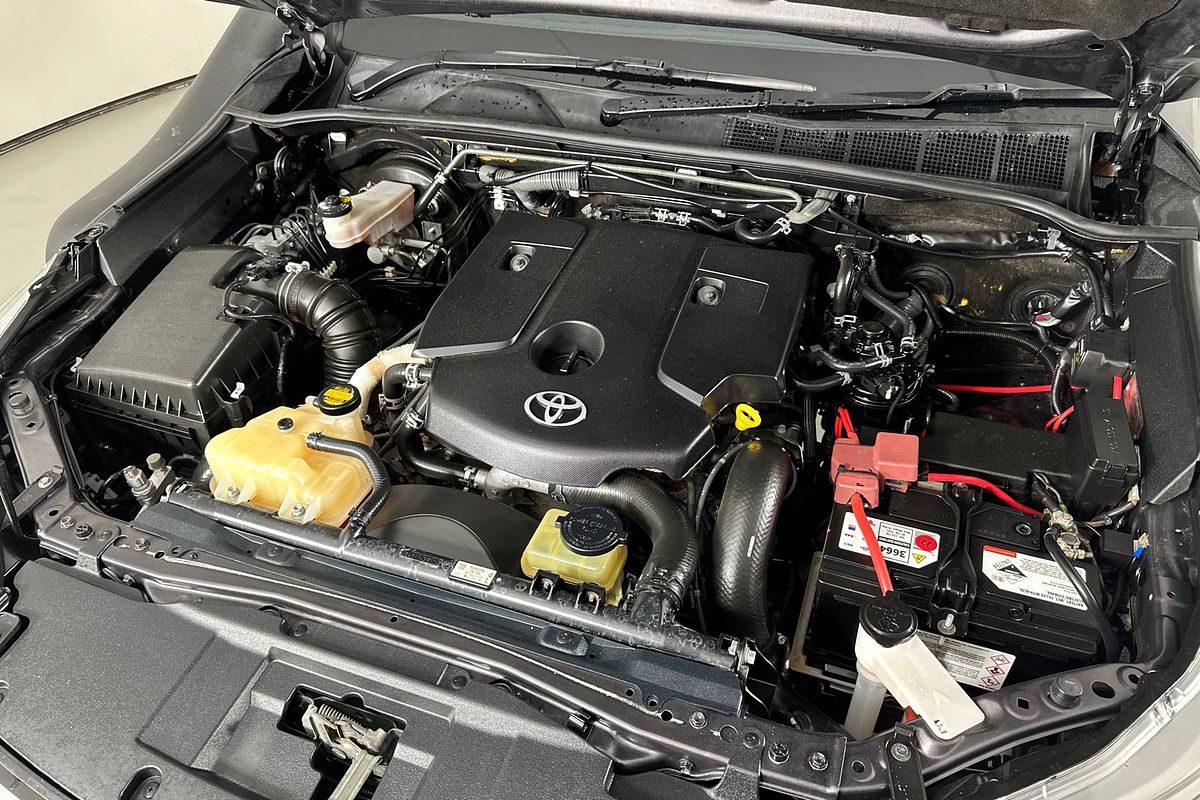 2015 Toyota HILUX SR5 (4x4) GUN126R 4X4