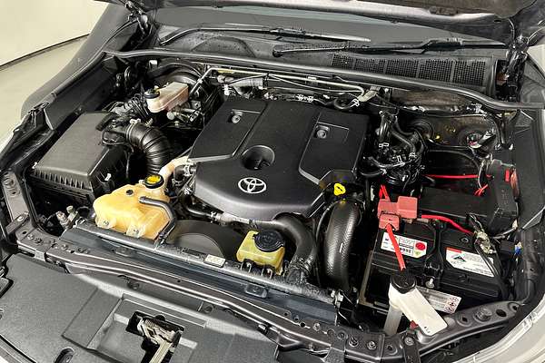 2015 Toyota HILUX SR5 (4x4) GUN126R 4X4