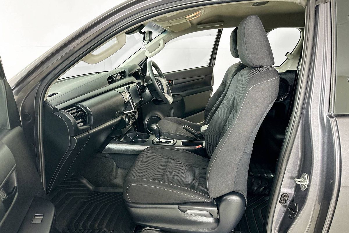 2021 Toyota HILUX SR (4x4) GUN126R 4X4