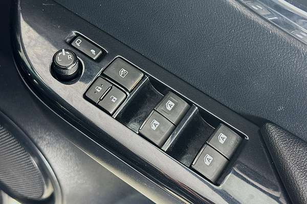 2022 Toyota HILUX SR5 + PREMIUM INTERIOR (4x4) GUN126R 4X4