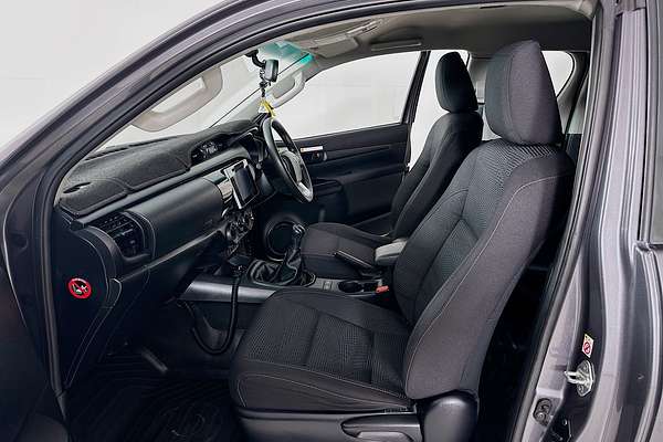 2019 Toyota Hilux SR (4x4) GUN126R MY19 4X4