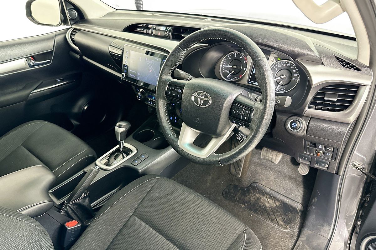 2022 Toyota HILUX SR5 (4x4) GUN126R 4X4