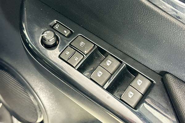 2021 Toyota HILUX SR5 (4x4) GUN126R 4X4