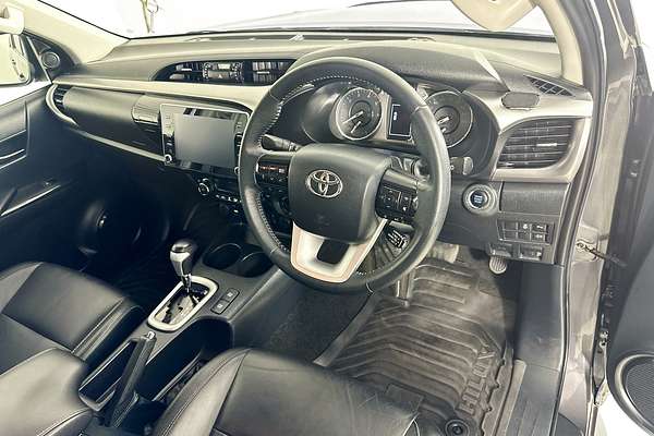 2020 Toyota HILUX SR5+ (4x4) GUN126R FACELIFT 4X4
