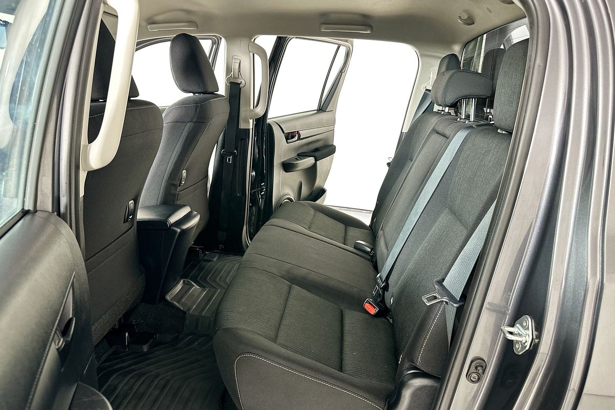 2024 Toyota HILUX SR 48V (4x4) GUN126R 4X4