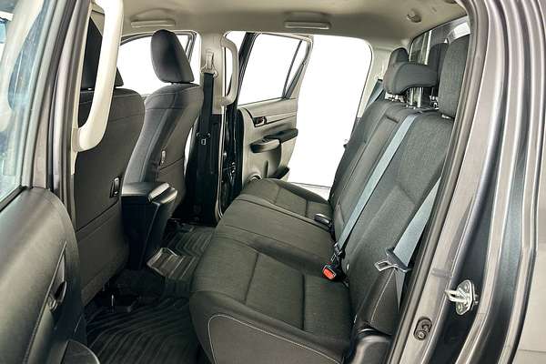 2024 Toyota HILUX SR 48V (4x4) GUN126R 4X4