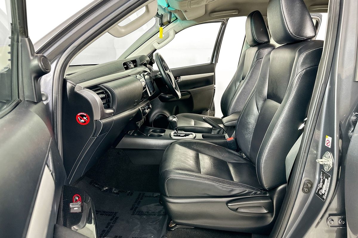 2018 Toyota HILUX SR5 (4x4) GUN126R MY17 4X4