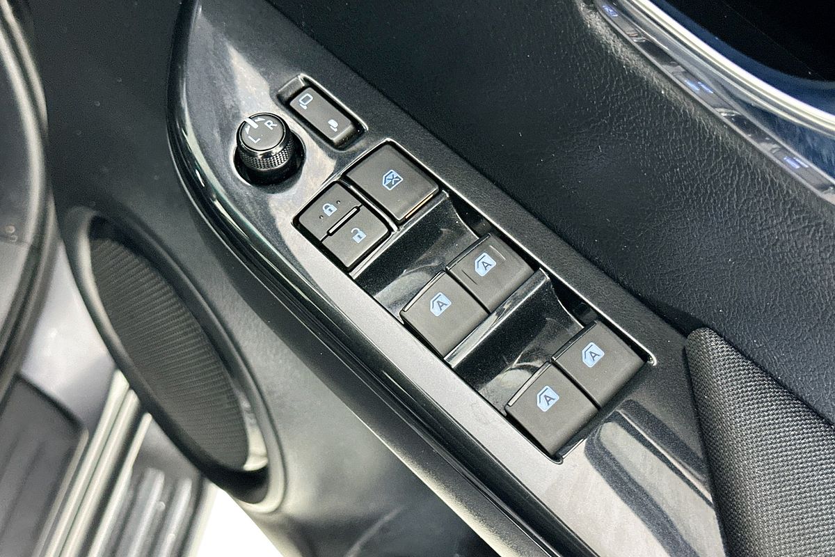 2023 Toyota HILUX SR5 (4x4) GUN126R 4X4