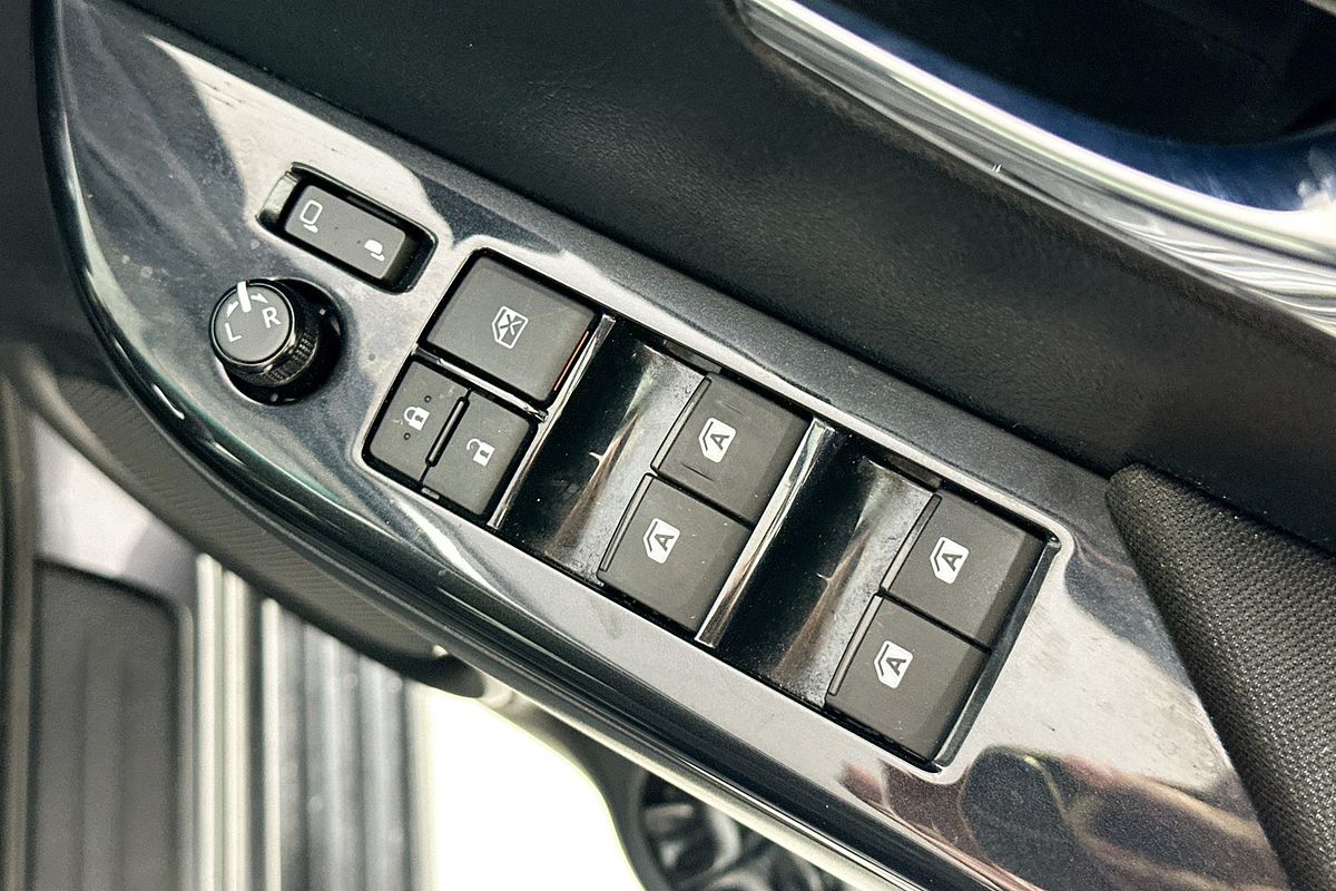 2024 Toyota HILUX SR5 48V (4x4) GUN126R 4X4