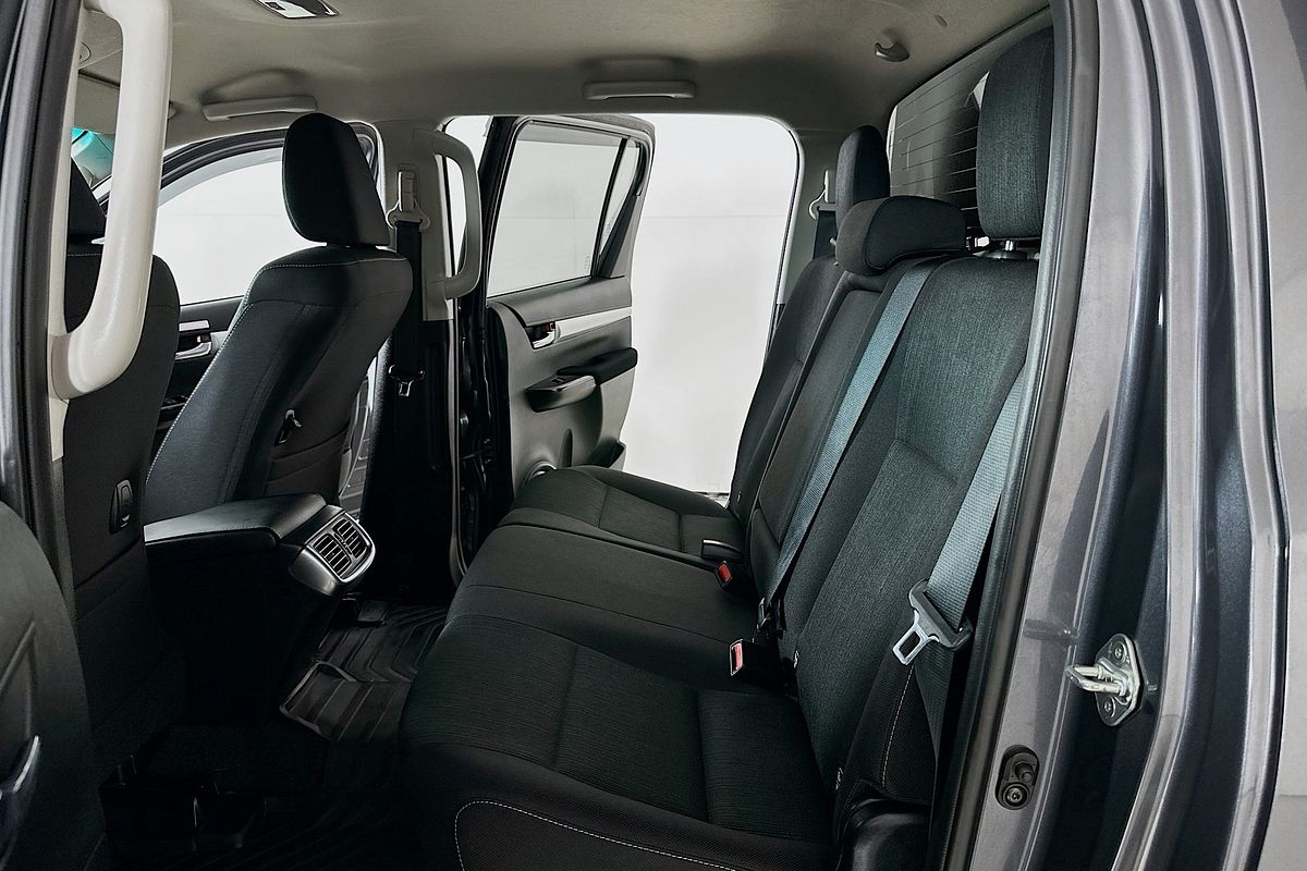 2023 Toyota HILUX SR5 (4x4) GUN126R 4X4