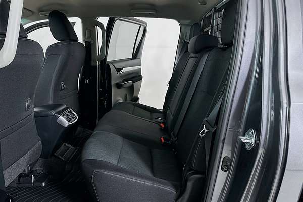 2024 Toyota HILUX SR5 (4x4) GUN126R 4X4