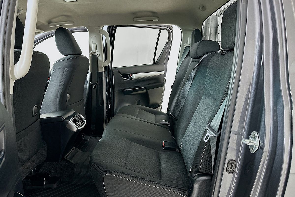 2022 Toyota HILUX SR5 (4x4) GUN126R 4X4