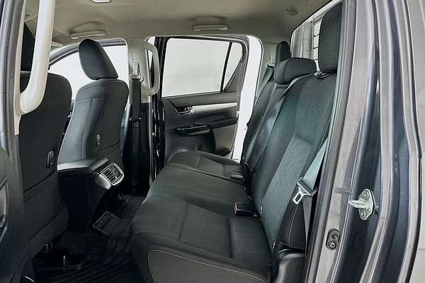 2022 Toyota HILUX SR5 (4x4) GUN126R 4X4