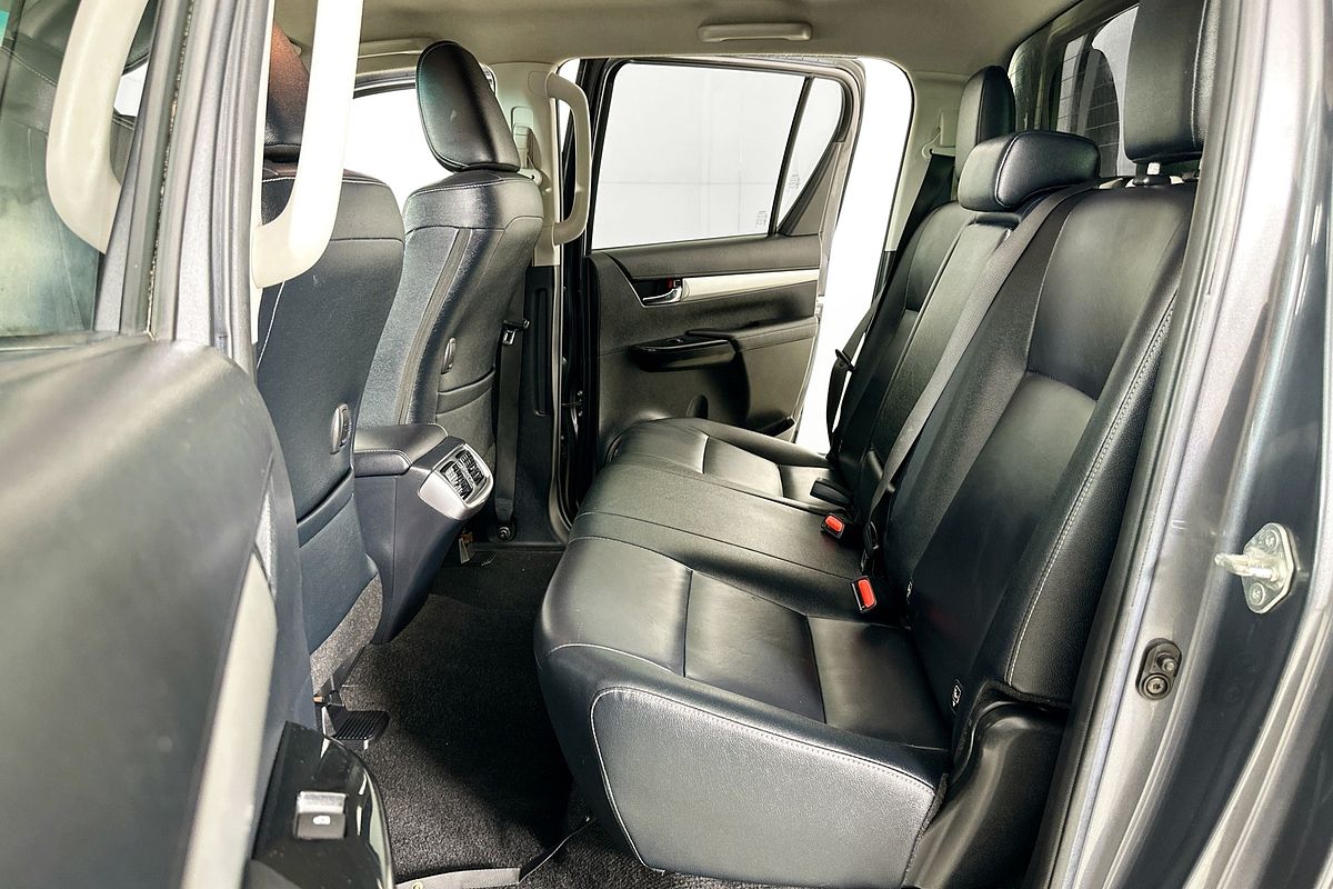 2018 Toyota HILUX SR5 (4x4) GUN126R MY17 4X4